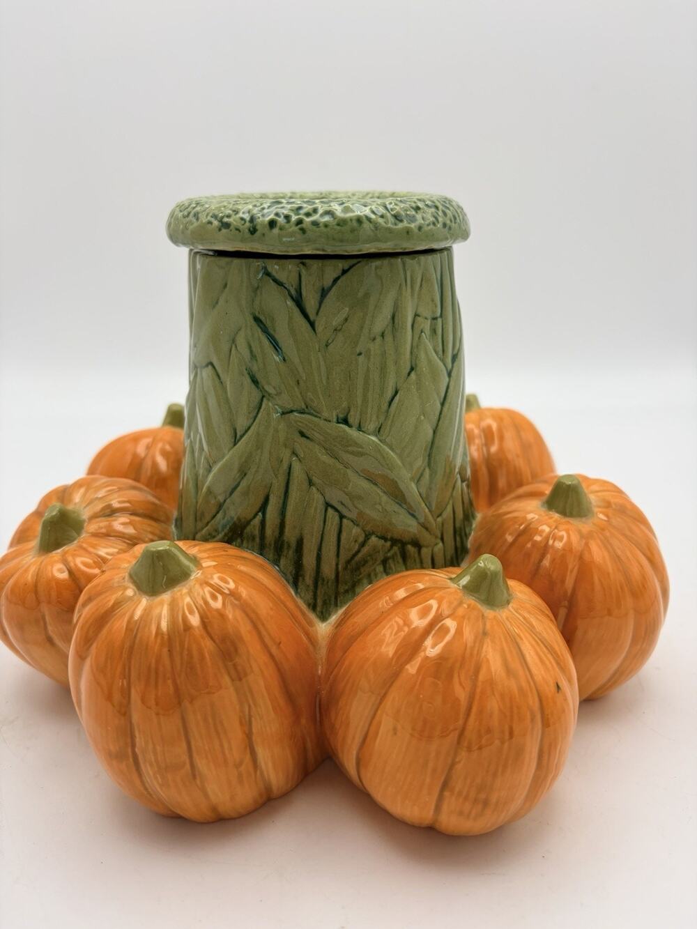 Vintage 1999 Wax Or Oil Warmer. 7 Pumpkins Surrounding A Heystack. Signed